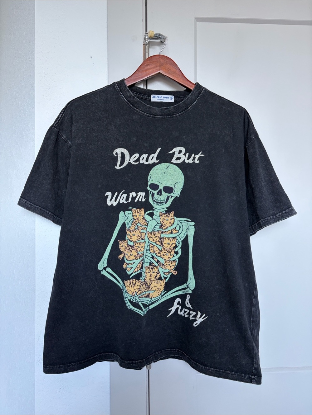 AELFRIC EDEN DEAD BUT WARM & FUZZY GRAPHIC TSHIRT BLACK MENS SMALL